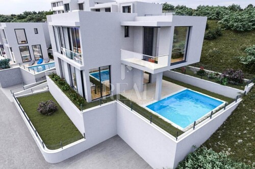 Vila sa Bazenom P+1 70m od mora