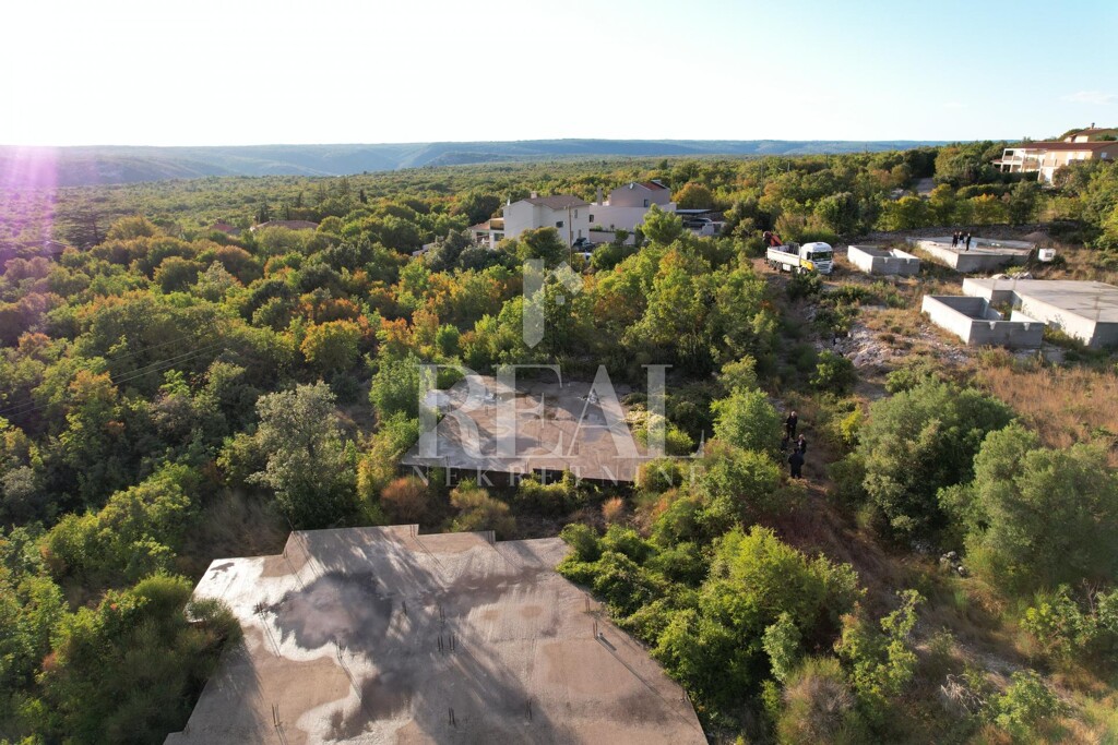 Image 6152550 - 6
