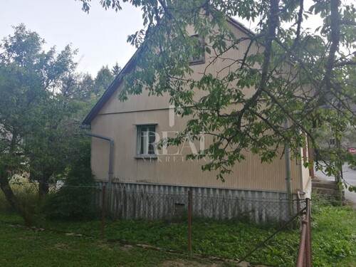 Prodaja dijela dvojne kuće za kompletnu adaptaciju kraj Skr