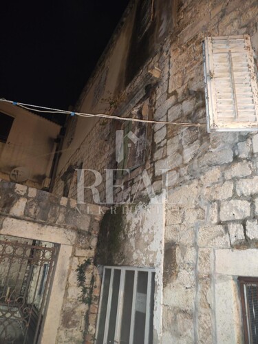 Starina u samom centru Kaštel Starog