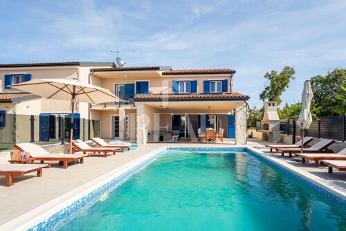 Luksuzna vila 300 m2 ,sa 5.soba, bazenom, okućnica