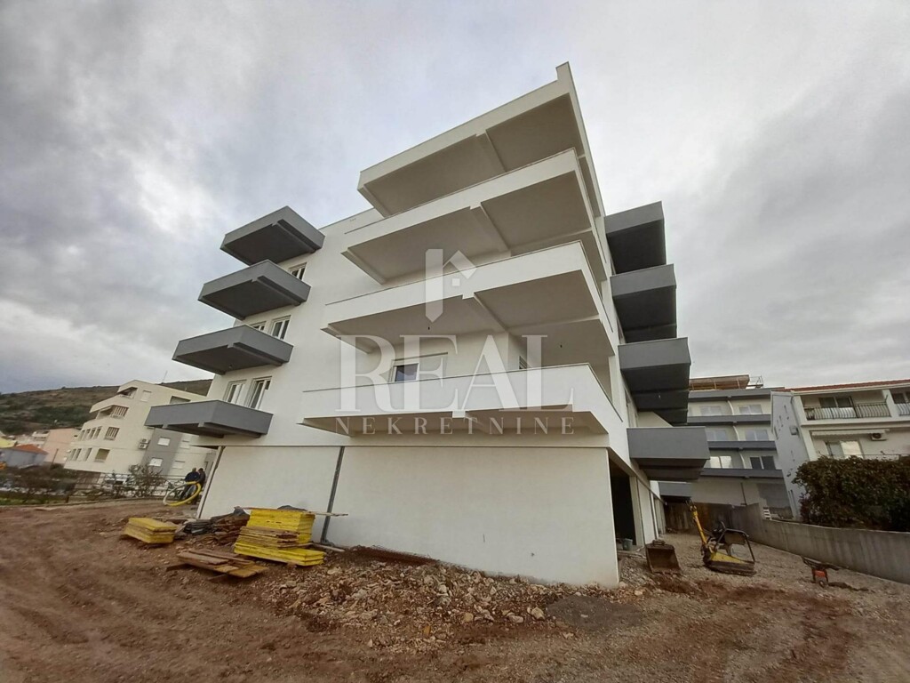 Image 6152600 - 5