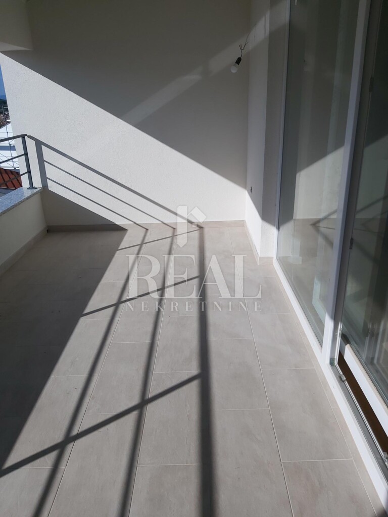 Image 6152628 - 15