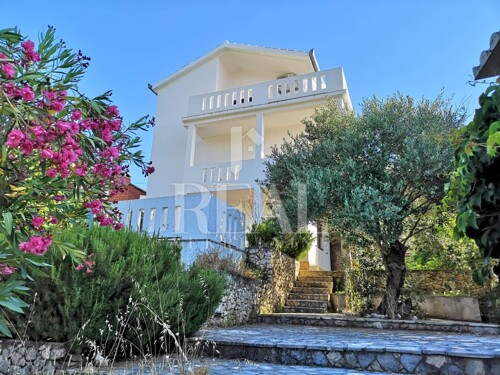 Ražanj samostojeća kuća 80 m od mora 230 m2