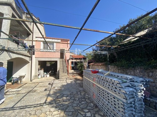 Kuća Stubalj, 446m2, mirna i pristupačna lokacija