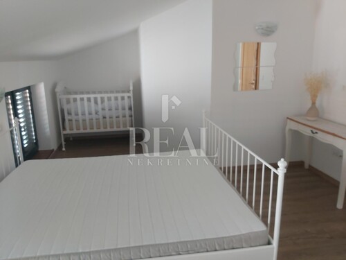 Thumbnail 6152665 - 5