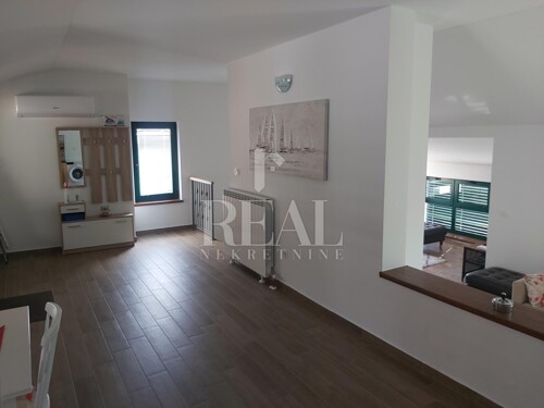 Thumbnail 6152665 - 3