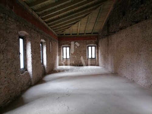 Thumbnail 6152685 - 11