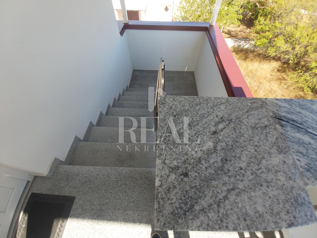 Image 6152706 - 8