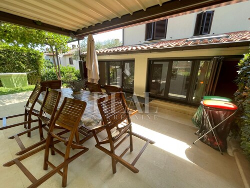 Premantura kuća 253m2, pogled na more!
