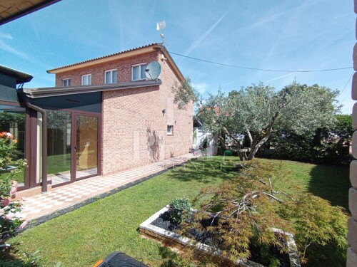 Pomer, Villa 460m2 sa 4 stana,konoba,300m do mora !