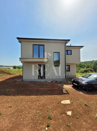 Kaštel, Kuća 160 m2 u izgradnji sa bazenom i okućnicom 800
