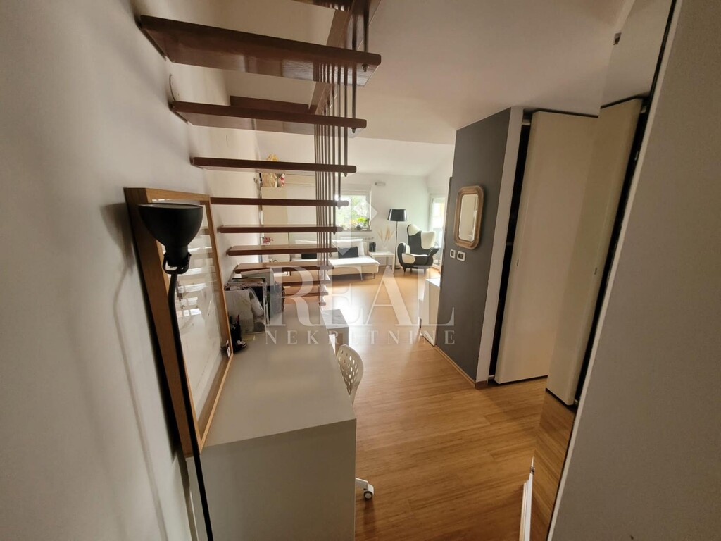 Image 6152752 - 5