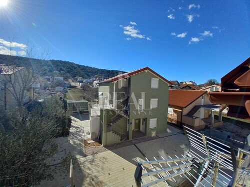 Bilice samostojeća kuća, 100m od mora