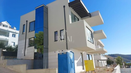 Vila drugi red od mora,340 m2