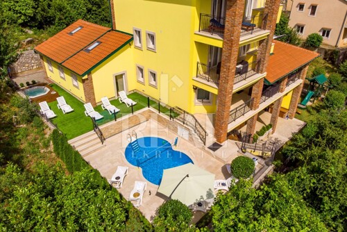 Bregi, vila za turistički najam sa tri stambene jedinice