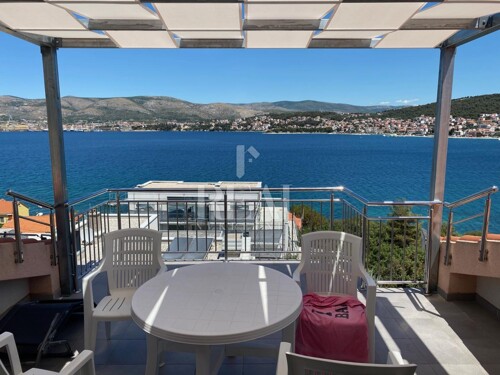 Kuća 5 apartmana,362 m2,okućnica,parking,100 m od mora