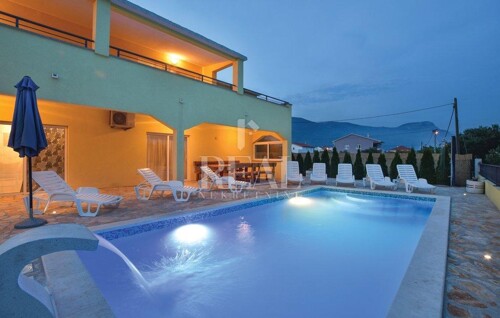 Thumbnail 6152938 - 1