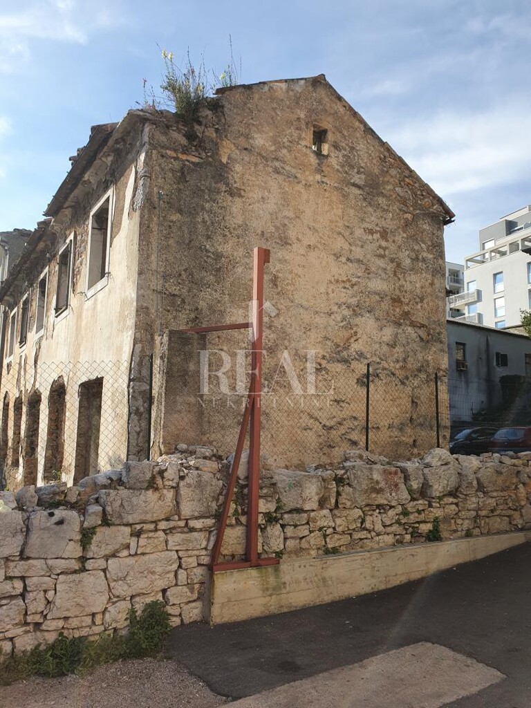 Image 6152946 - 2