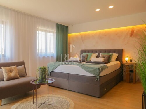 Thumbnail 6153034 - 10