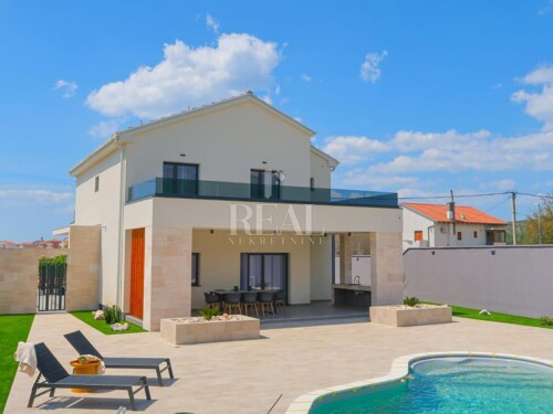 Thumbnail 6153034 - 3