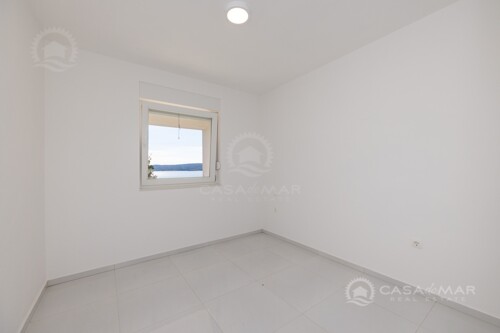 Thumbnail 6153322 - 11