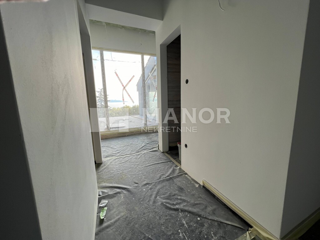 Image 6153638 - 6