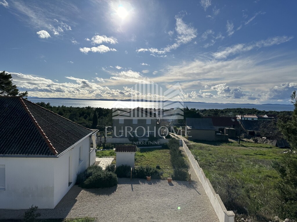 Image 6154256 - 13