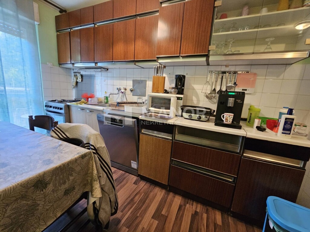 Image 6154445 - 3