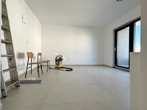 Thumbnail 6156582 - 4