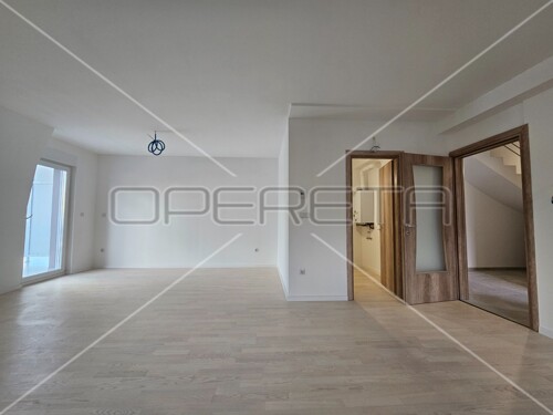 Thumbnail 6157168 - 3