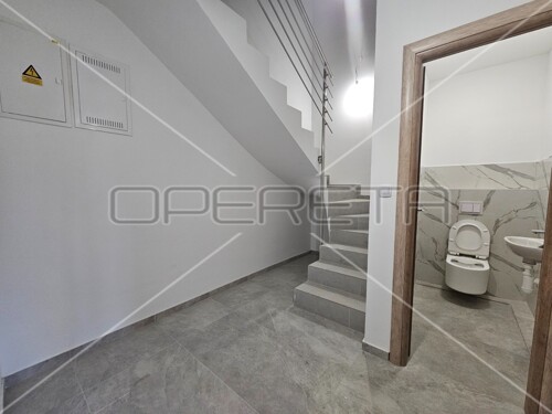 Thumbnail 6157168 - 5