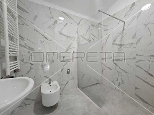 Thumbnail 6157168 - 12