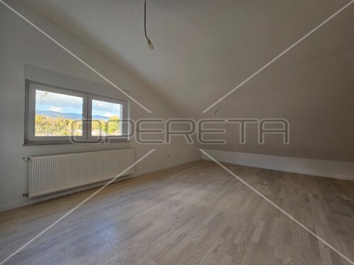 Thumbnail 6157168 - 10