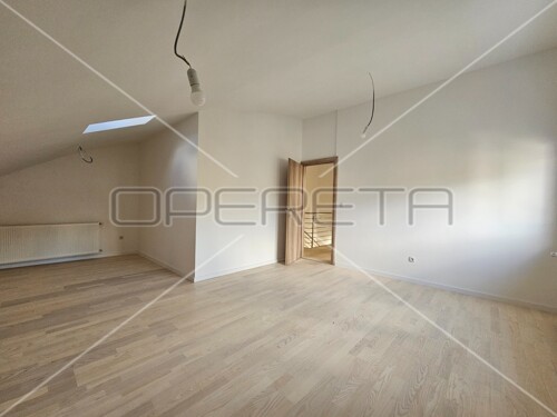 Thumbnail 6157168 - 9