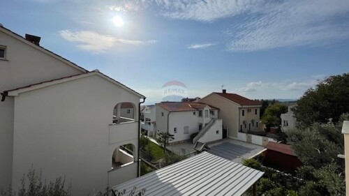 Thumbnail 6157253 - 2