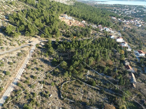 Građevinsko zemljište s pogledom, površine 1684m2, Starigrad Paklenica