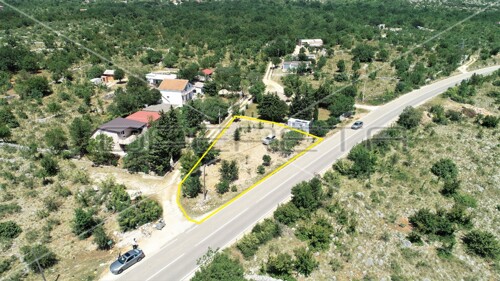 Građevinsko zemljište uz cestu s pogledom na more, 798 m2, Seline