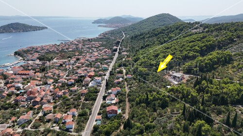 UGLJAN, PREKO – Građevinsko zemljište 536 m² s panoramskim pogledom na m...
