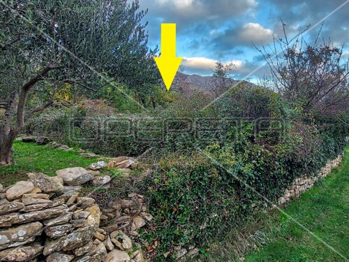 Tugare, Naklice, građevinsko i poljoprivredno zemljište 1.528 m2