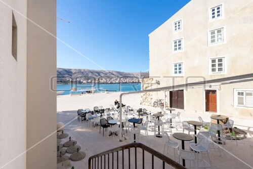 Stan na rivi, prvi red, Otok Pag, 49,49m2