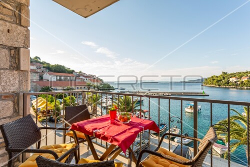 Investicija: dva apartmana uz more, savršena za najam i odmor