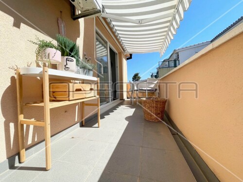 Luksuzni dvoetažni apartman u blizini plaže, Stomorska, otok Šolta