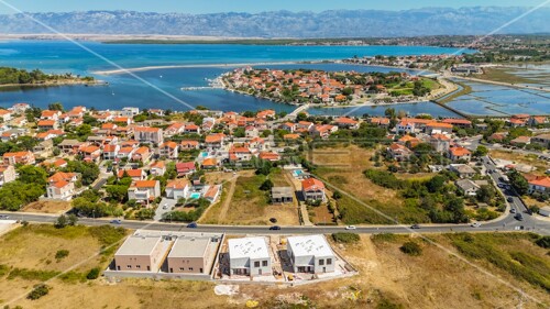 Energetski učinkovita moderna oaza u Ninu s bazenom i saunom, stan A3