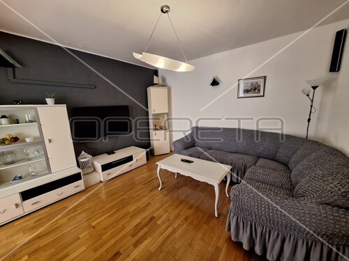 Stan 2s, 84m2, Šibenik- Podsolarsko