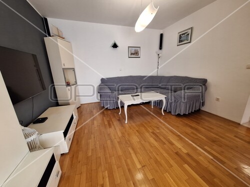 Stan 2s, 84m2, Šibenik- Podsolarsko