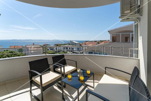 Penthouse,140,18m2,terasa, bazen- Petrčane, 140,18M2