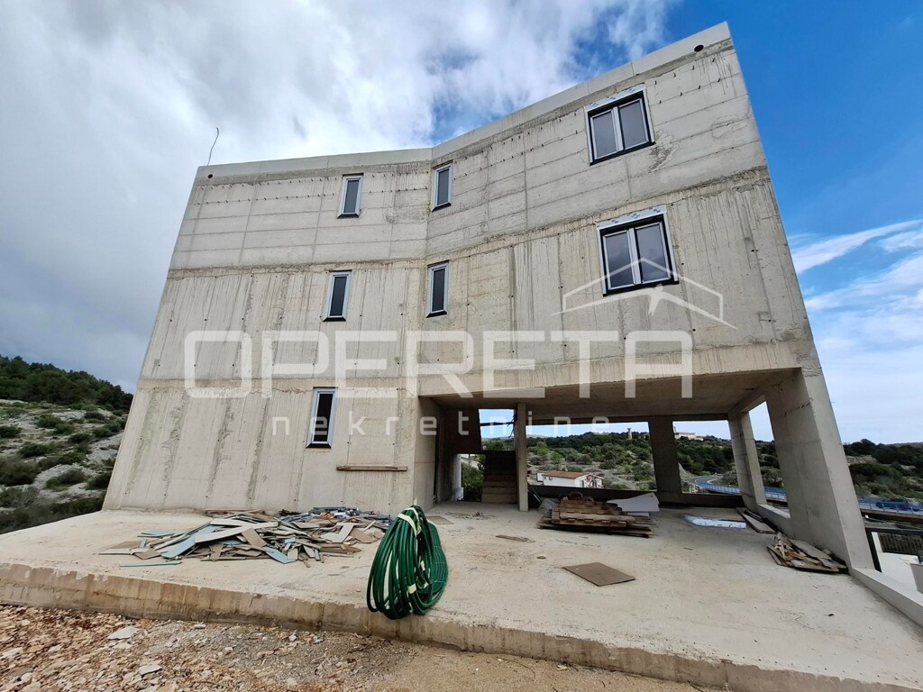 Image 6158107 - 6