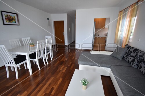 Stan s pogledom na more 55m2, lođa 10m2, Okrug Gornji, Čiovo