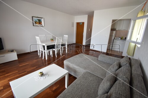 Stan s pogledom na more 55m2, lođa 10m2, Okrug Gornji, Čiovo